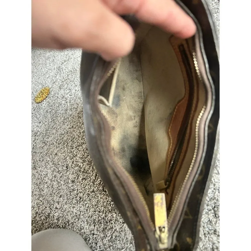 Auth. Louis Vuitton Square‎ Shaped Vintage Bag